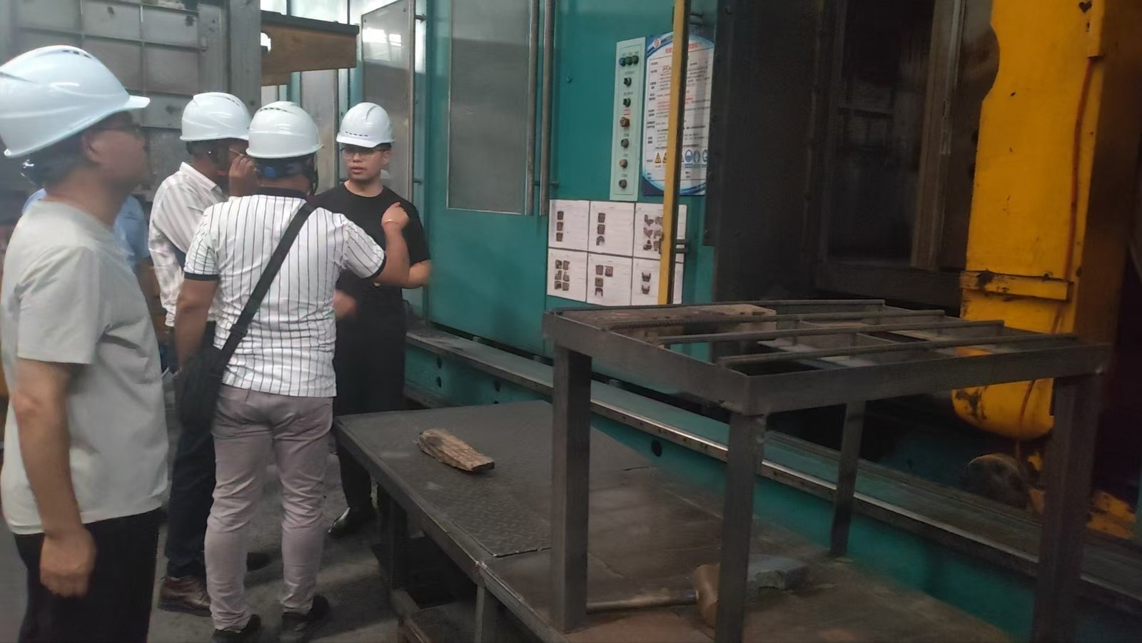 Luzhongbao Manhole Covers Attract Indian Clients to Visit and Purchase with Strong Reliability